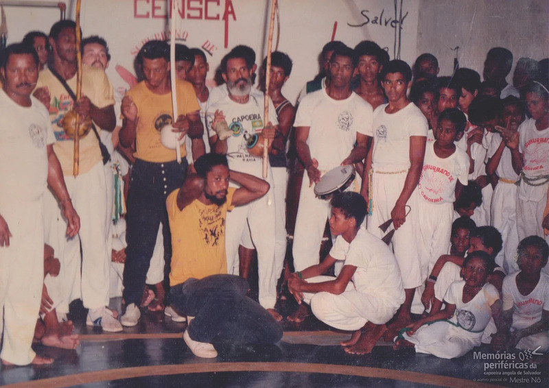 Fotografia colorida de recordação da cerimônia de graduação