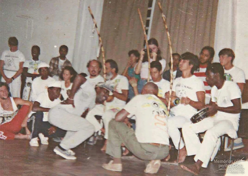 Mestre Nô e outros mestres em roda de capoeira