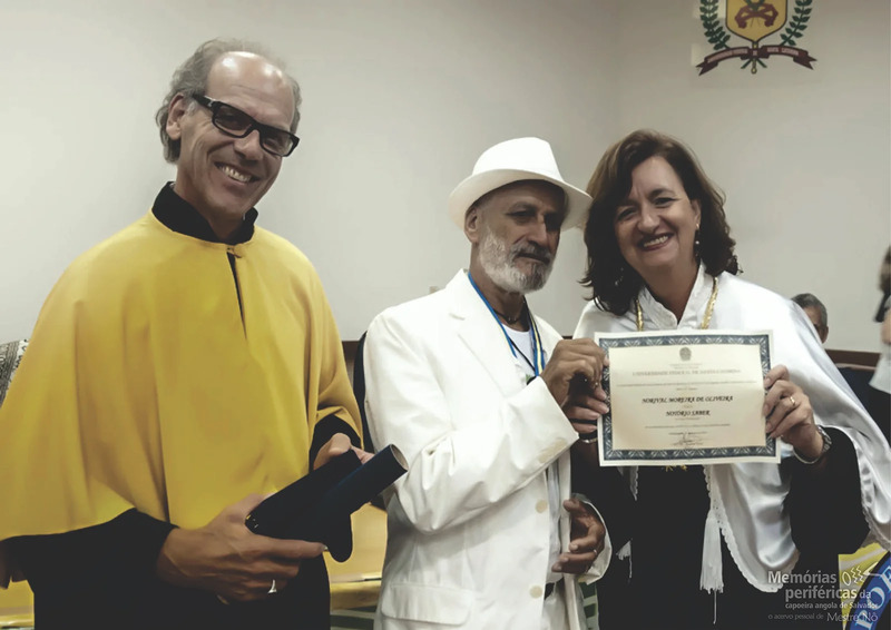 Mestre Nô em recebendo seu título de Doutor Honoris Causa